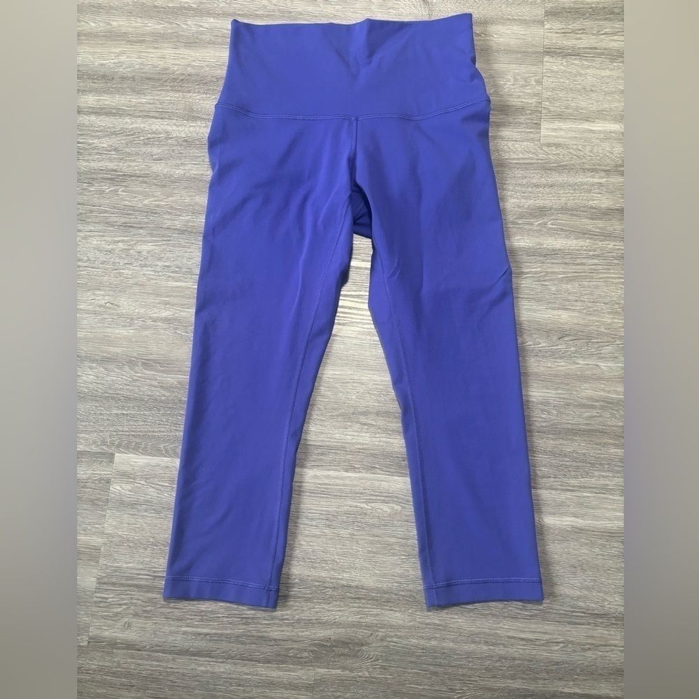 Lululemon Lilac Leggings 22" Length - Size 8